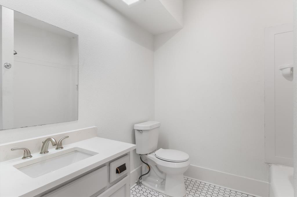 307 S Crockett Street Property Photo 13
