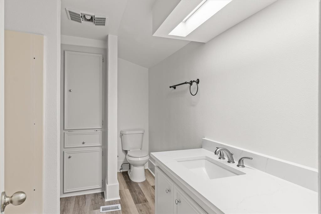 307 S Crockett Street Property Photo 15