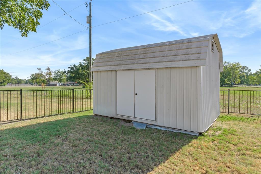 307 S Crockett Street Property Photo 19