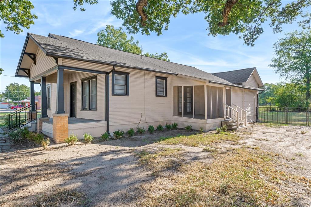 307 S Crockett Street Property Photo 21