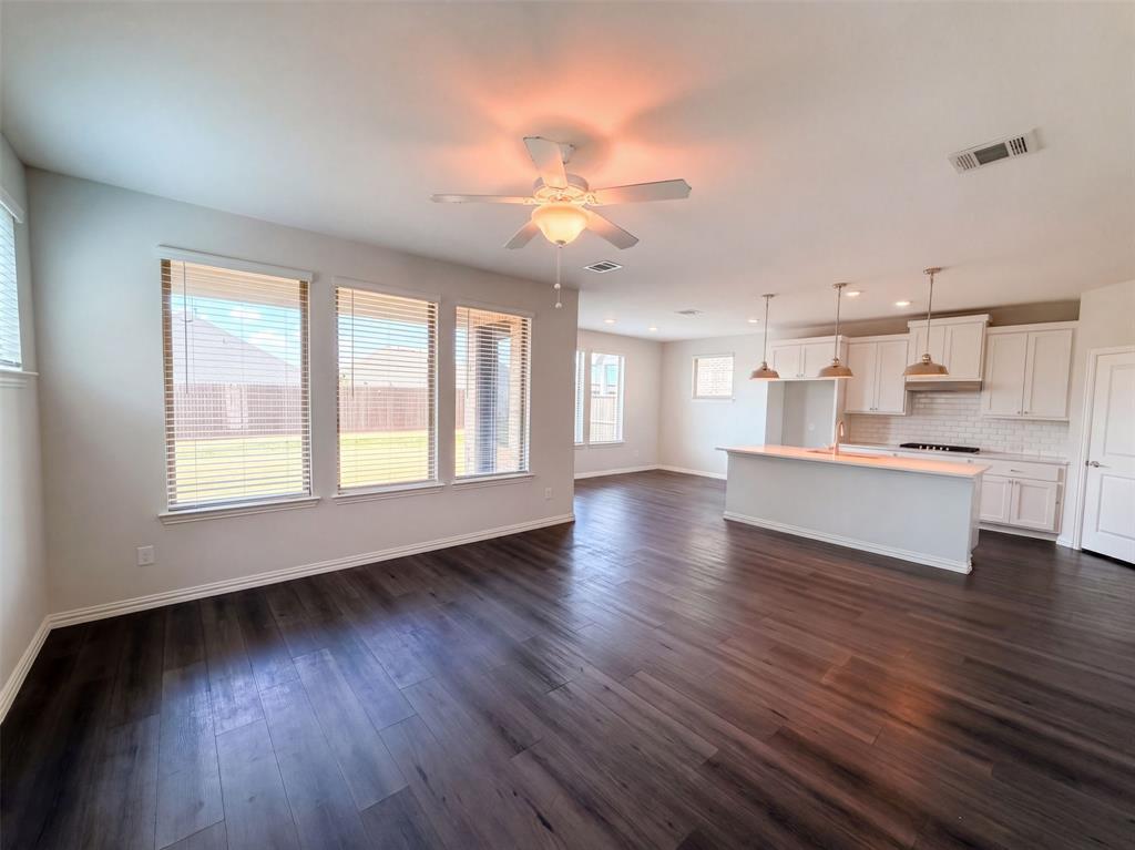 1448 Martingale Lane Property Photo 3