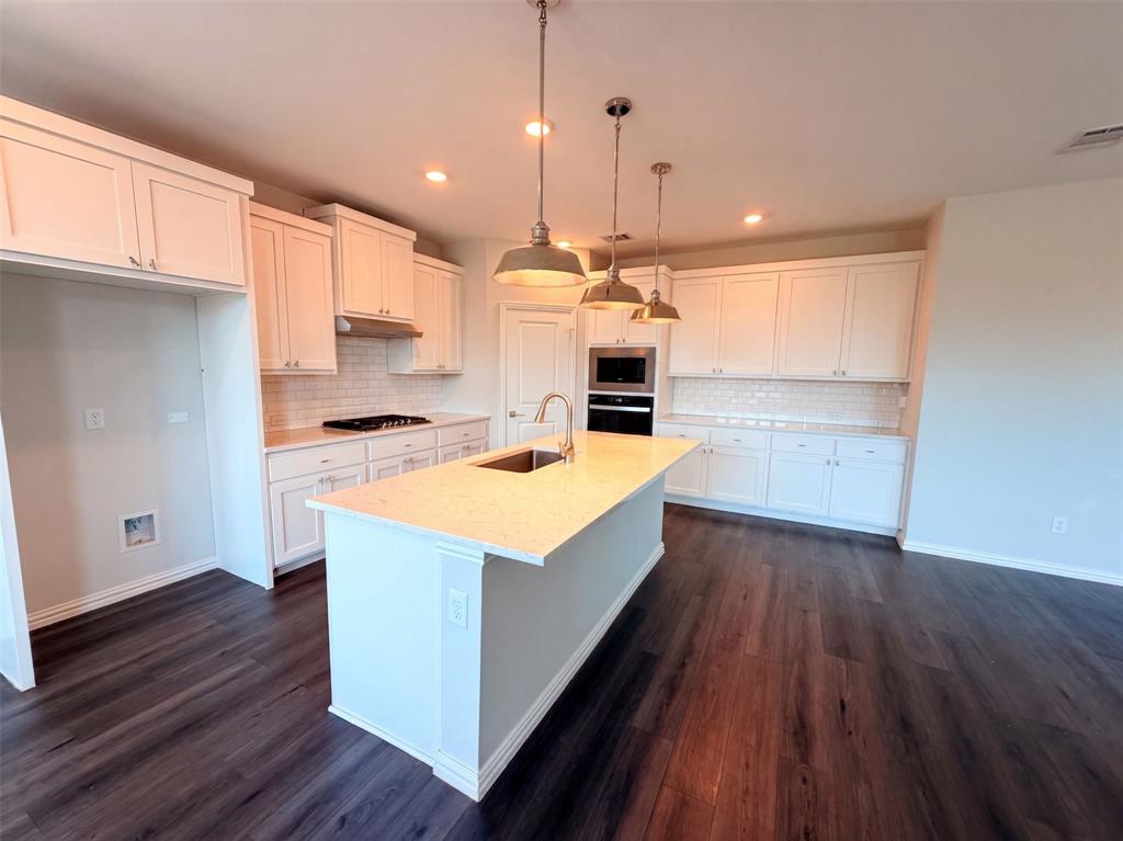1448 Martingale Lane Property Photo 6
