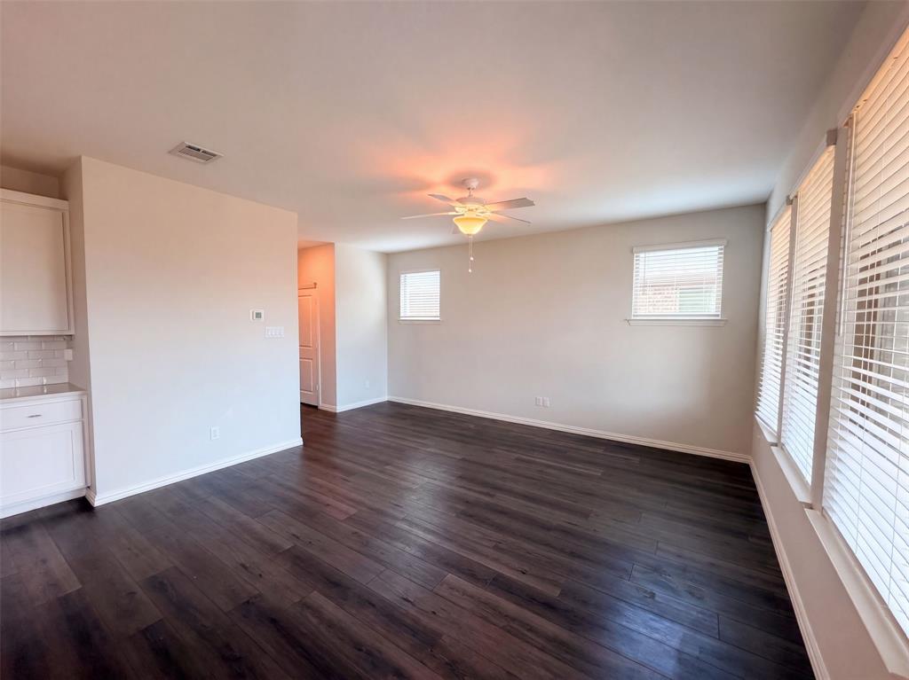 1448 Martingale Lane Property Photo 7