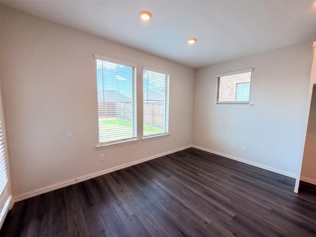 1448 Martingale Lane Property Photo 8