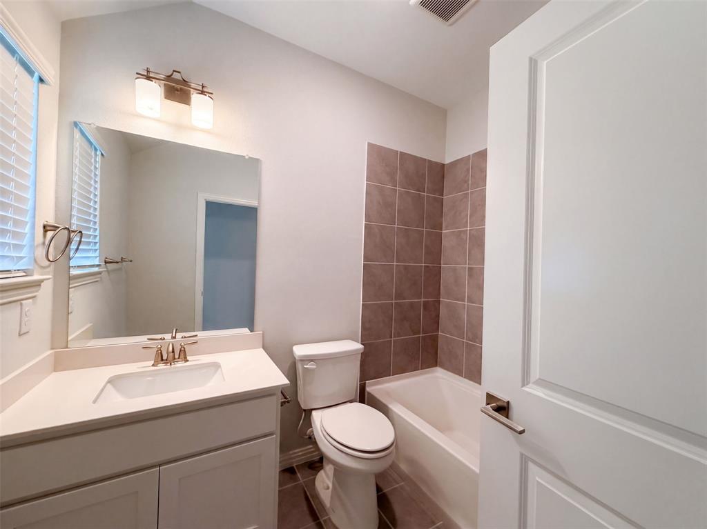 1448 Martingale Lane Property Photo 20