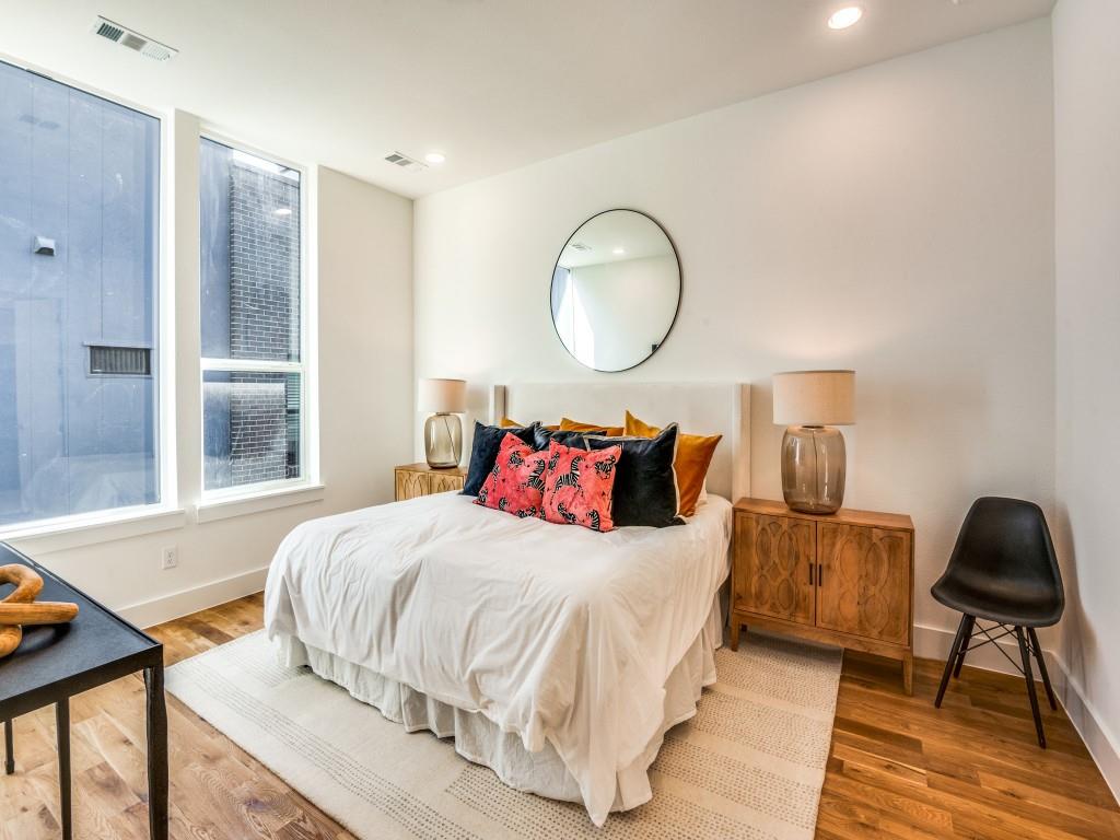 426 W 9th Street 106 Property Photo 15