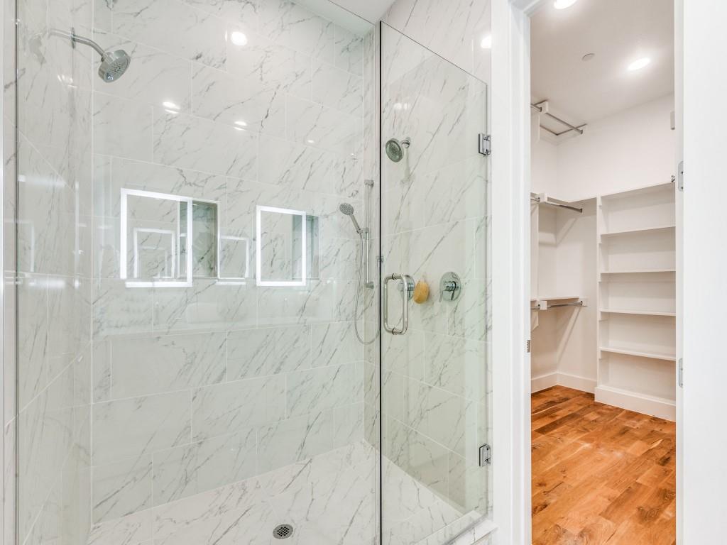 426 W 9th Street 106 Property Photo 18