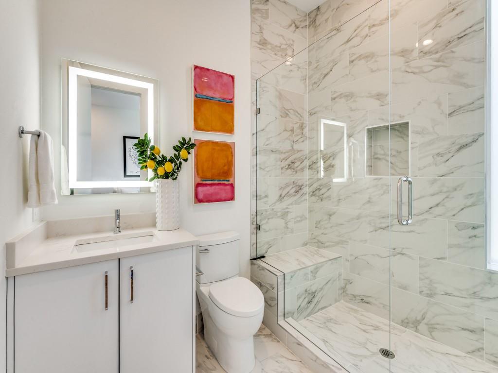 426 W 9th Street 106 Property Photo 22