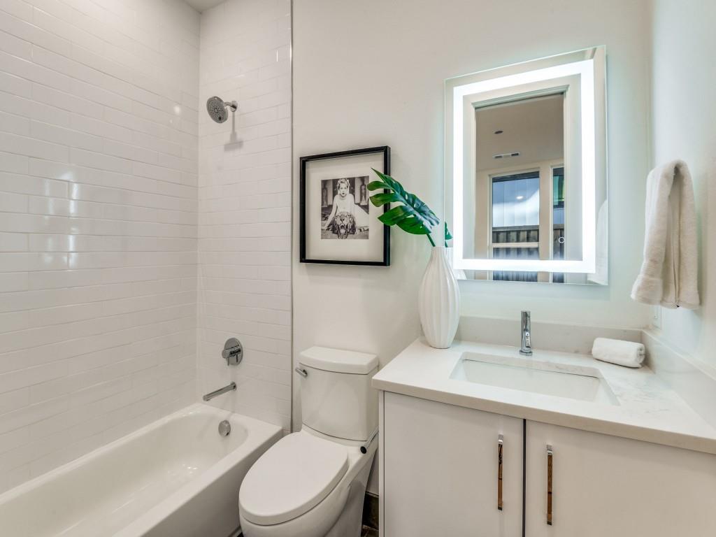 426 W 9th Street 106 Property Photo 25