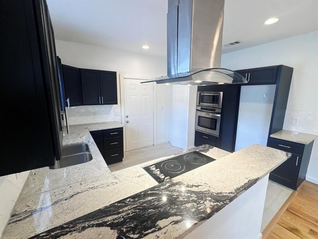 406 Lansing Street Property Photo 1