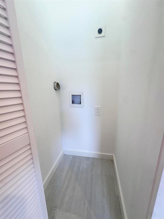 406 Lansing Street Property Photo 7