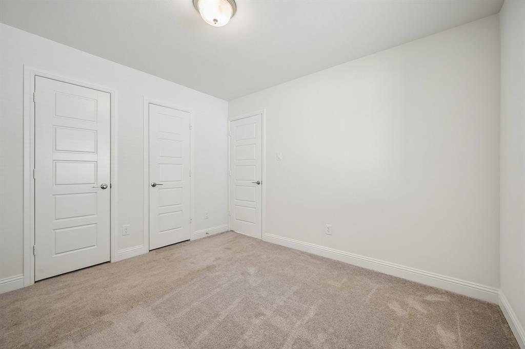 925 King Street Property Photo 24
