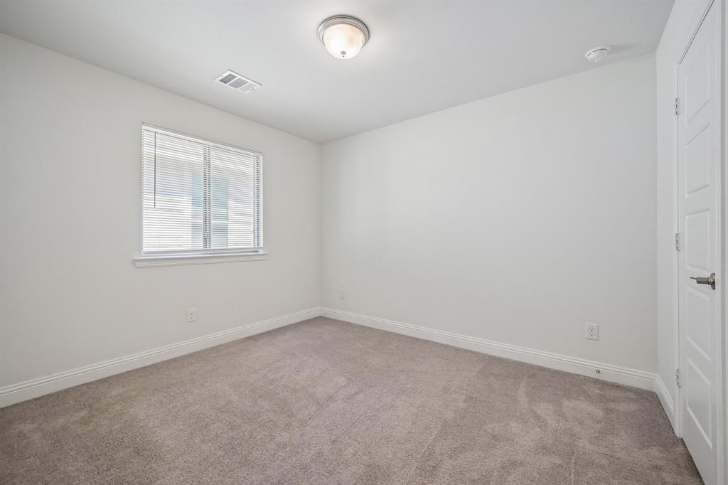 925 King Street Property Photo 25