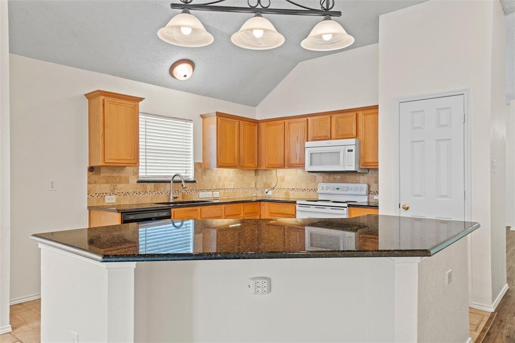 1526 Sugar Bush Trail Property Photo 6