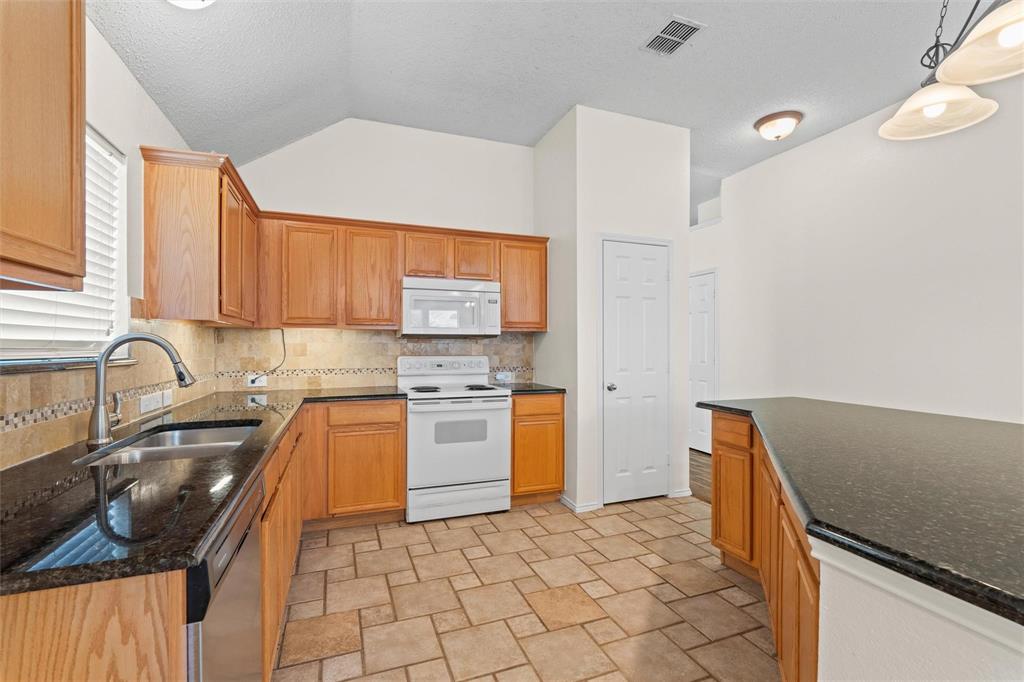 1526 Sugar Bush Trail Property Photo 7