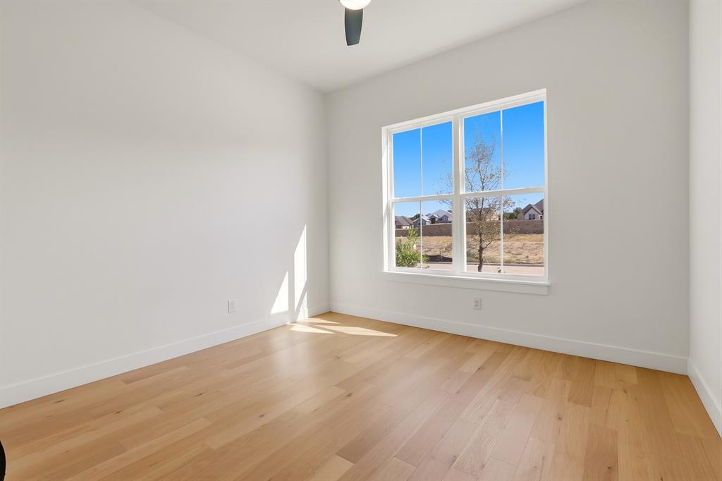 239 Parkland Valley Property Photo 6