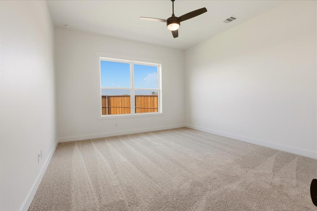 239 Parkland Valley Property Photo 12