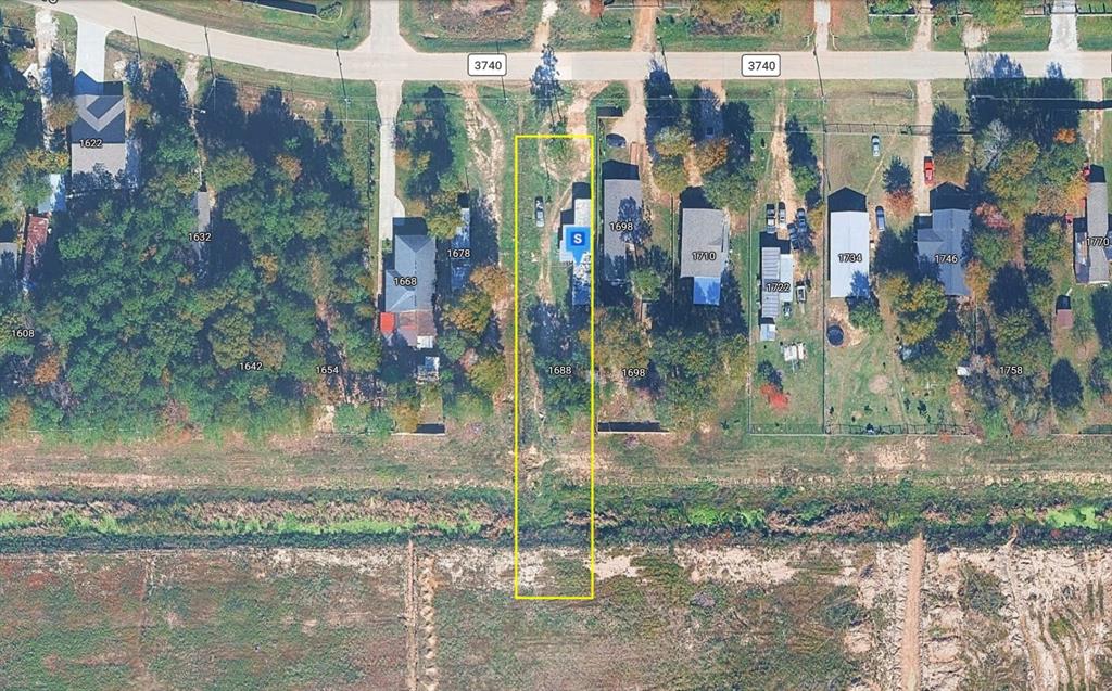 1688 County Road 3405 Property Photo 1