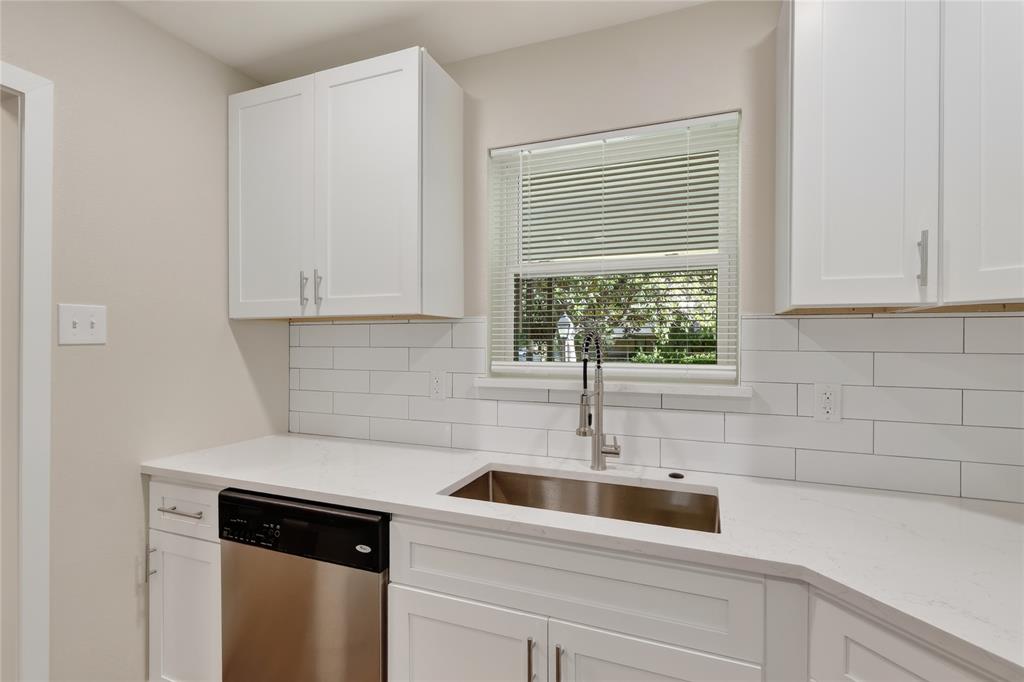 603 Warren Street Property Photo 6