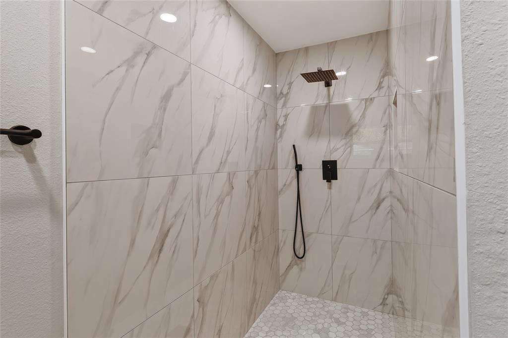 603 Warren Street Property Photo 23