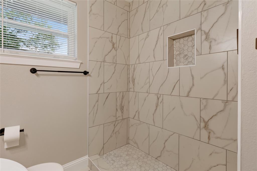 603 Warren Street Property Photo 32