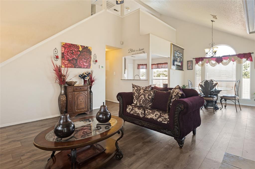 12927 Parker Court Property Photo 3