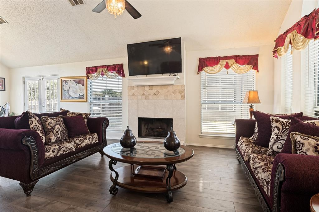 12927 Parker Court Property Photo 4