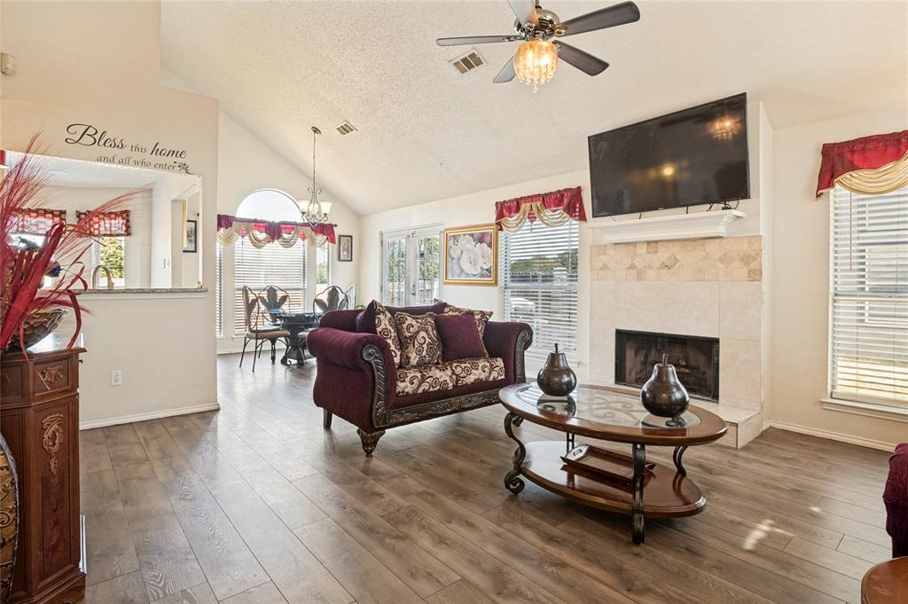 12927 Parker Court Property Photo 6