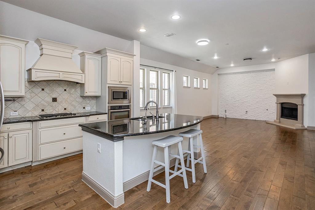 8609 Grassland Drive Property Photo 6