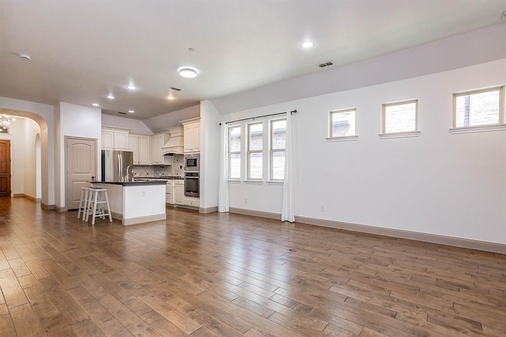 8609 Grassland Drive Property Photo 10