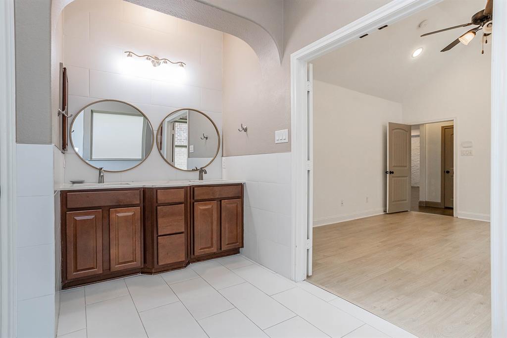 8609 Grassland Drive Property Photo 15