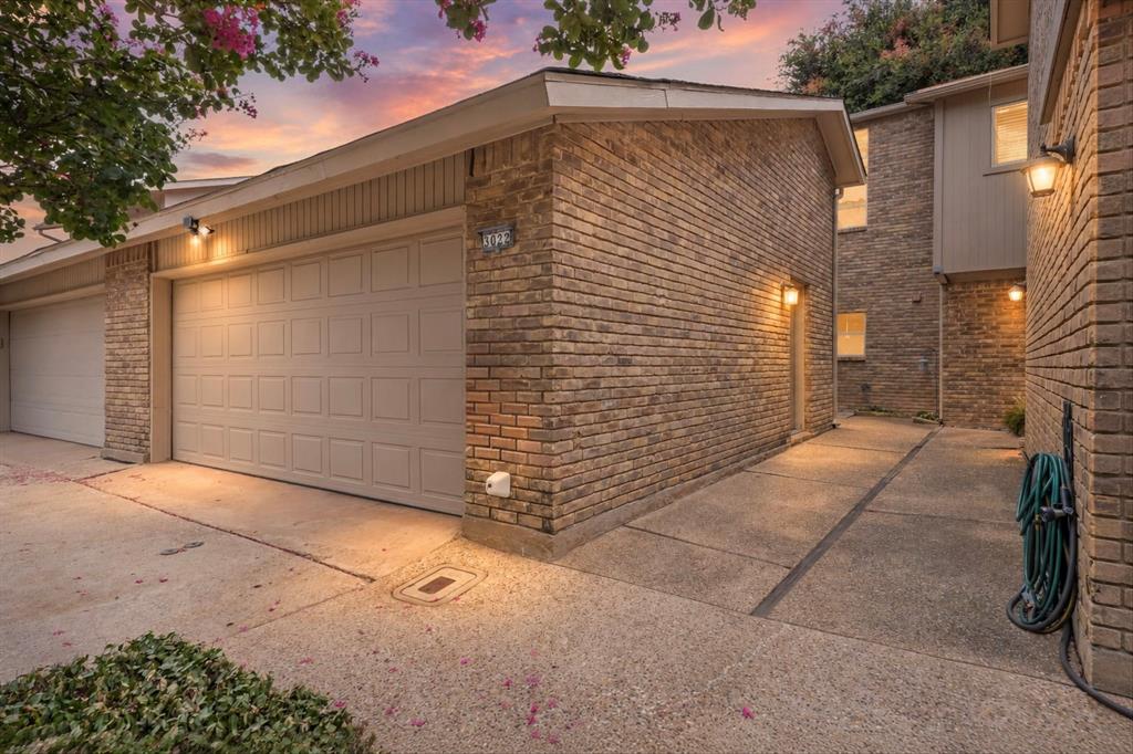 3022 Eastpark Drive Property Photo 1