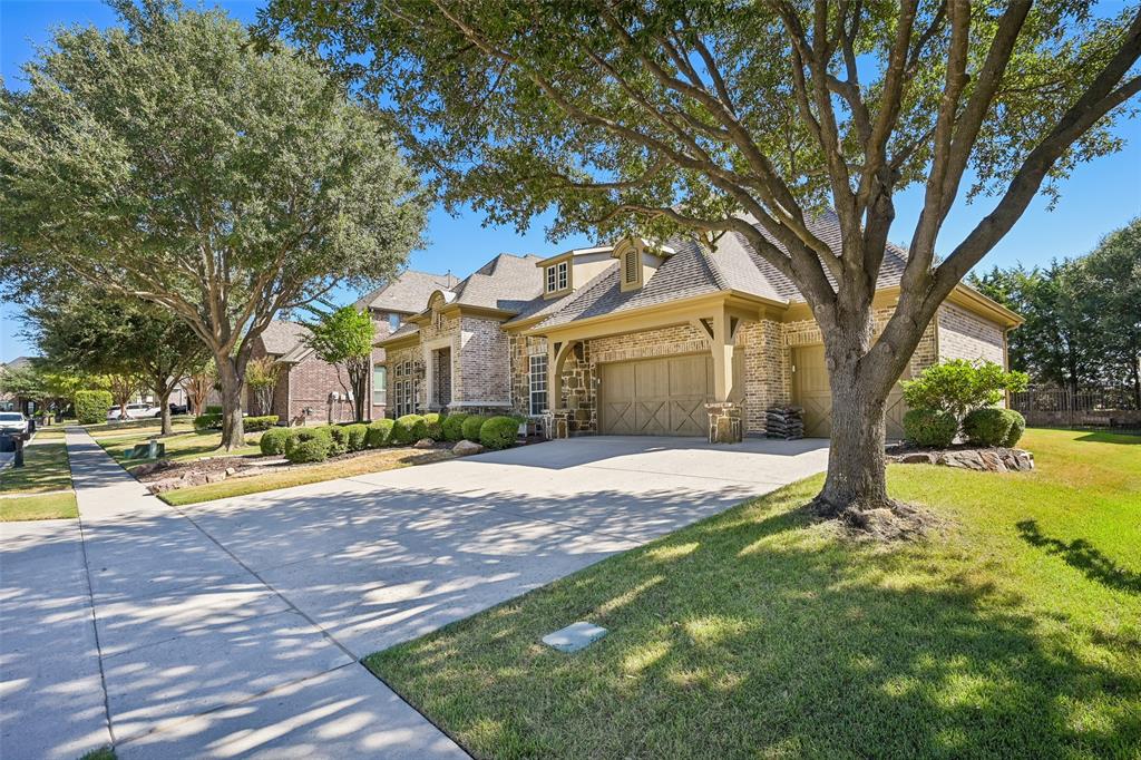 840 Butchart Drive Property Photo 2