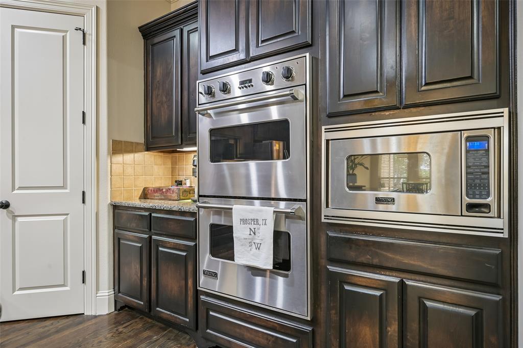 840 Butchart Drive Property Photo 11