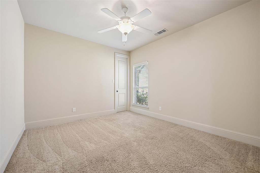 840 Butchart Drive Property Photo 28