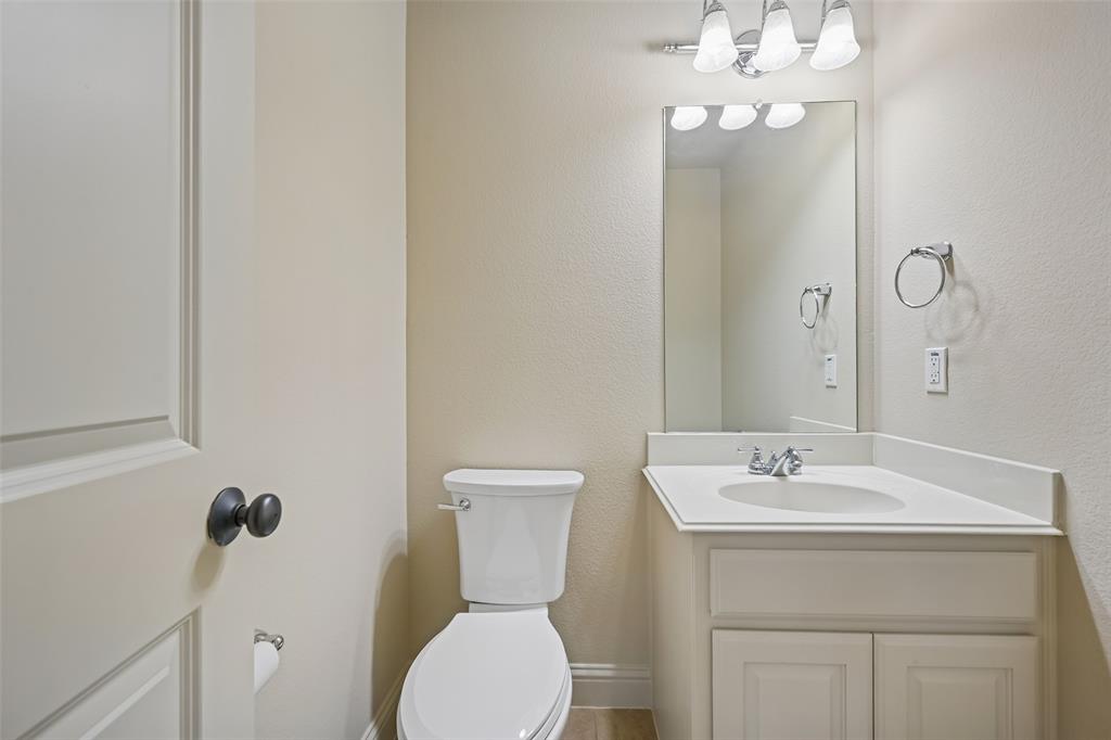 840 Butchart Drive Property Photo 35