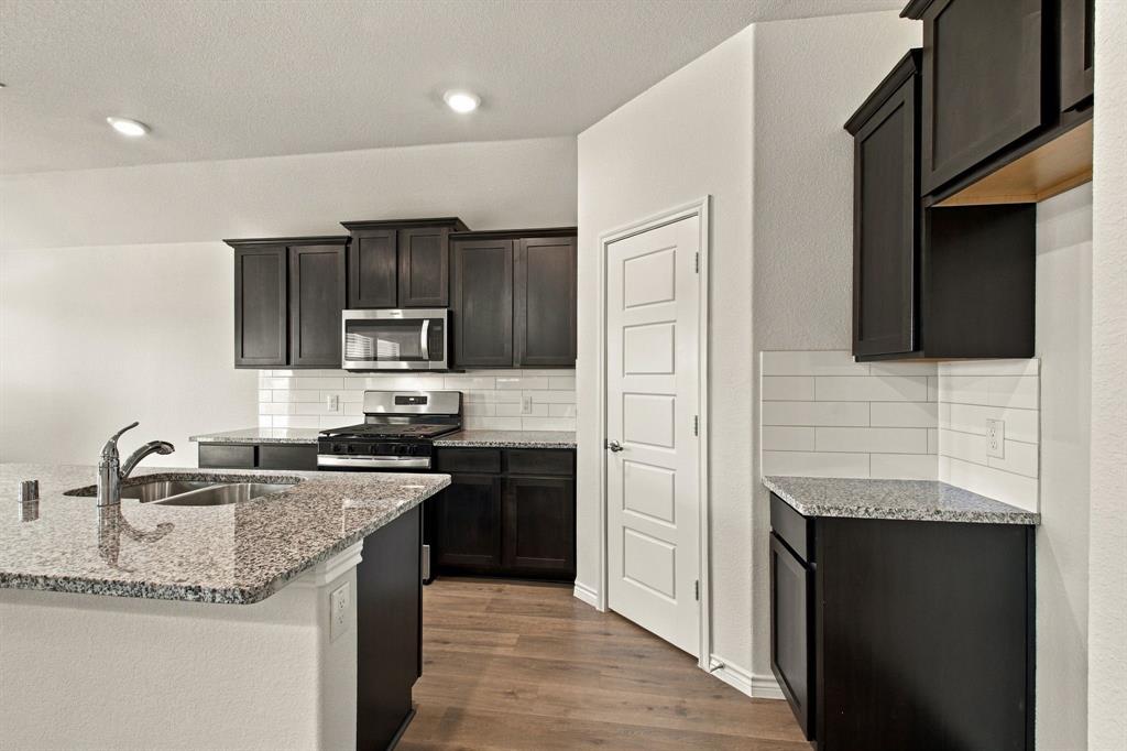7424 Alfriston Place Property Photo 6