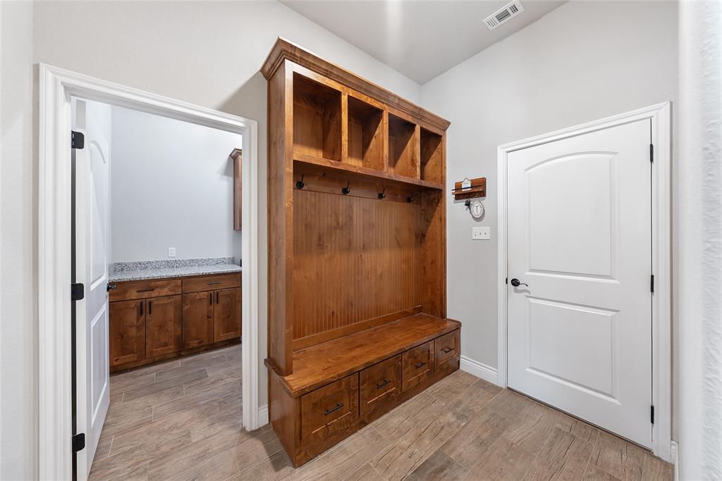 1075 Knoxmiller Court Property Photo 15