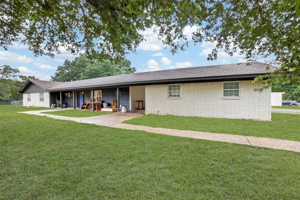 3690 Fm 49 Property Photo 1