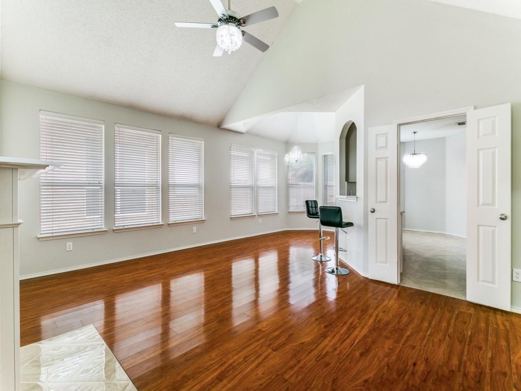 2225 Starleaf Place Property Photo 4