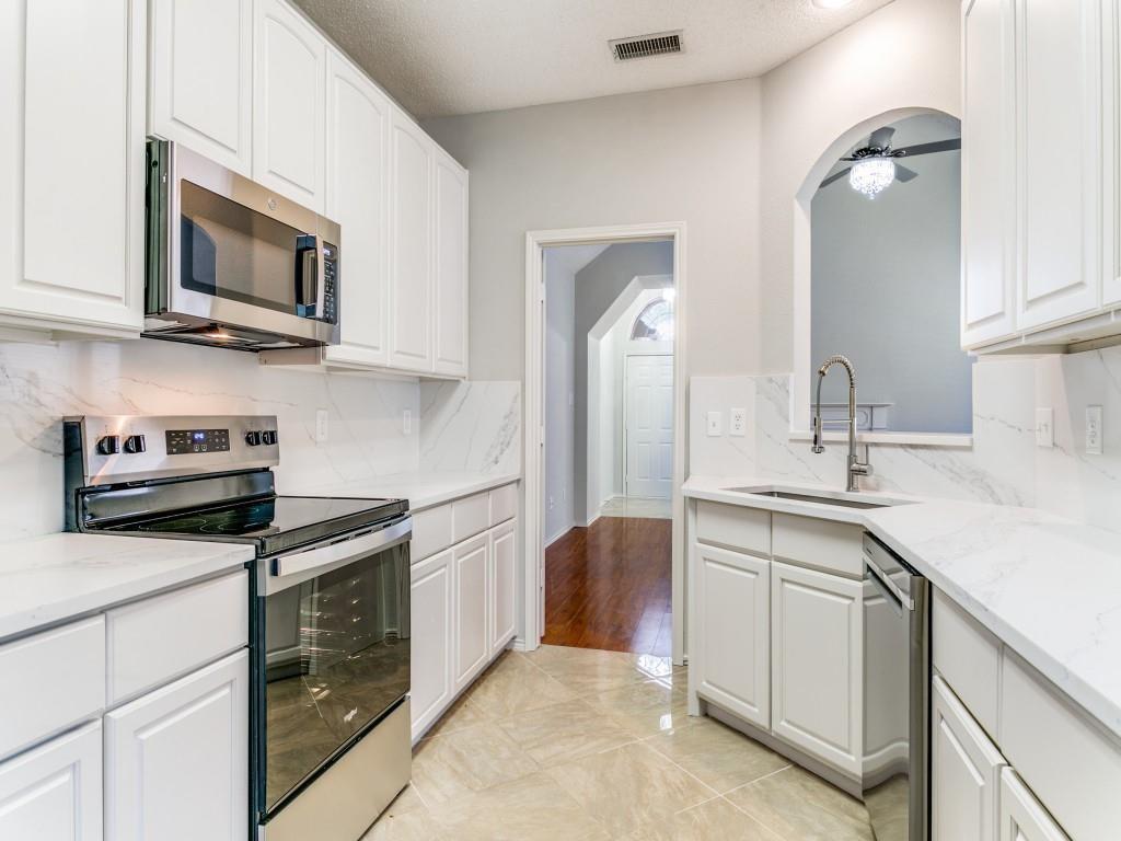 2225 Starleaf Place Property Photo 7