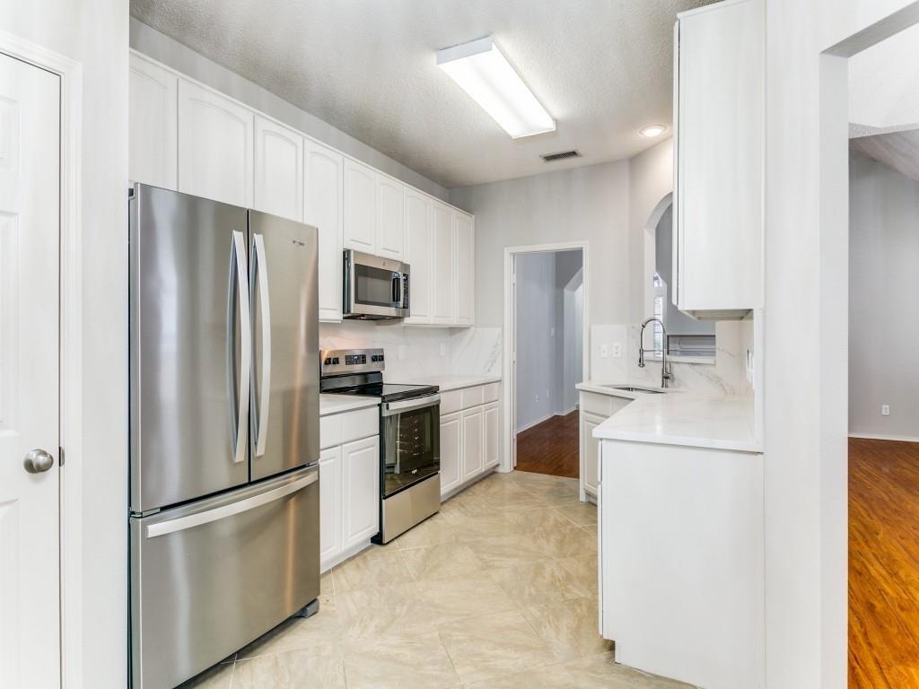 2225 Starleaf Place Property Photo 8