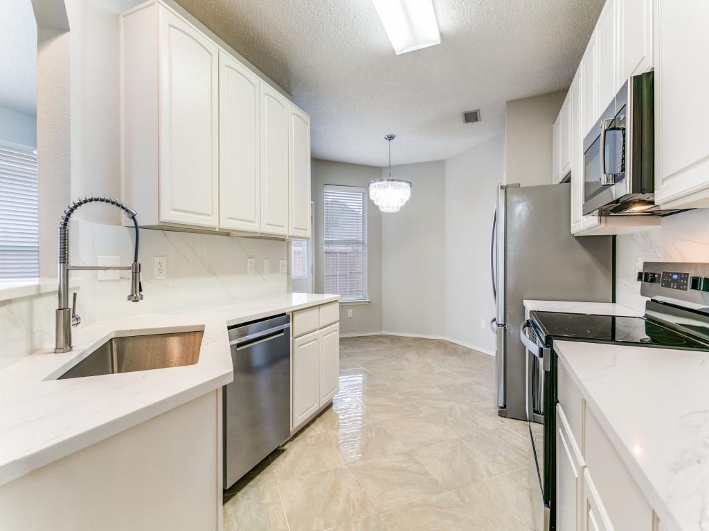 2225 Starleaf Place Property Photo 9