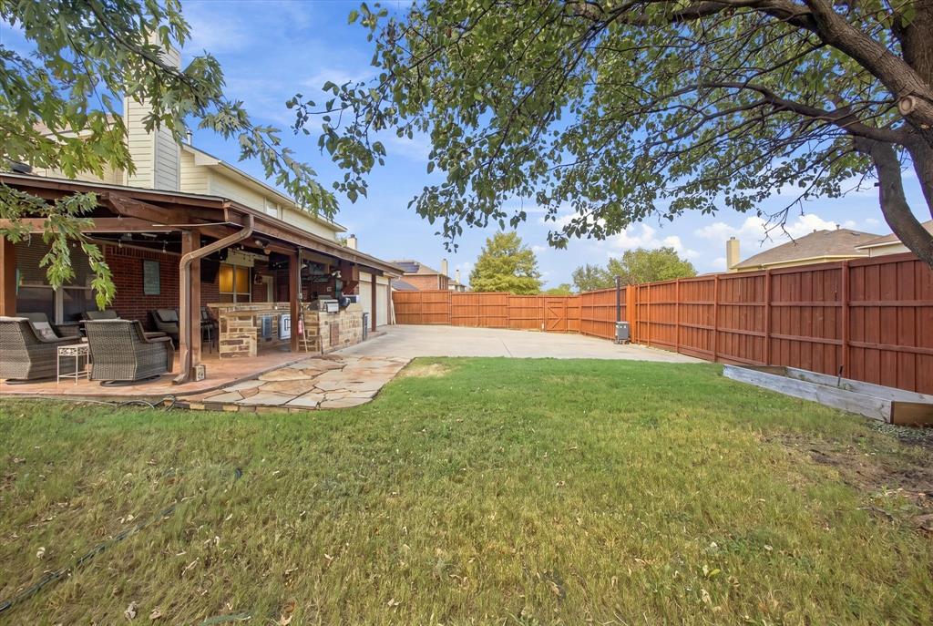 2860 Wild Oak Lane Property Photo 3