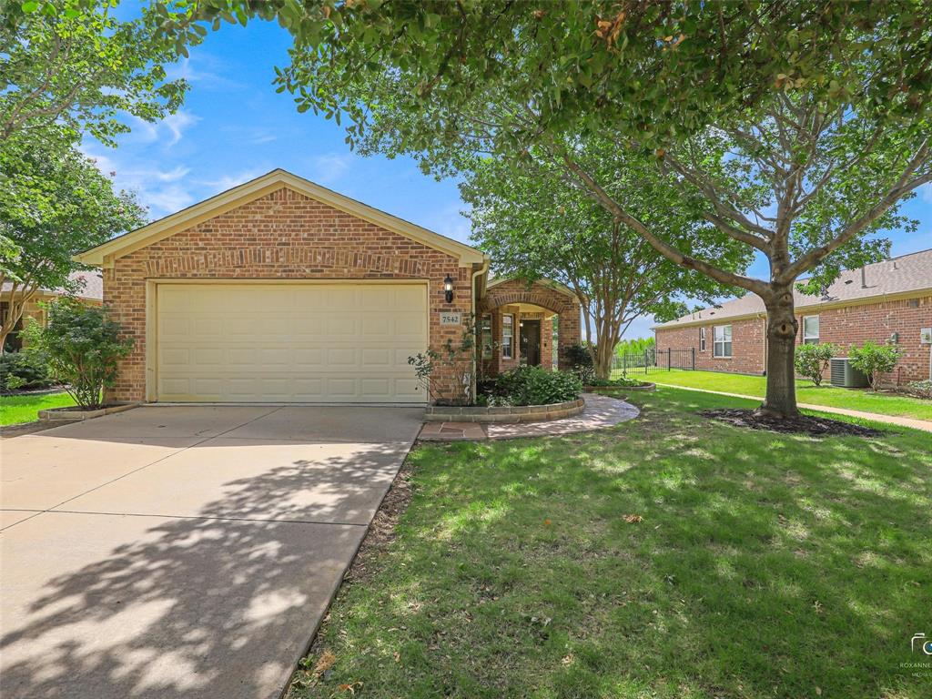 7542 Birmingham Forest Drive Property Photo 1
