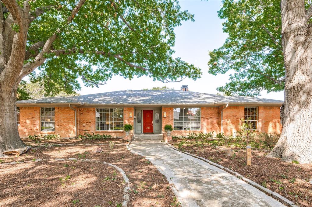 7407 Meadow Oaks Drive Property Photo 1