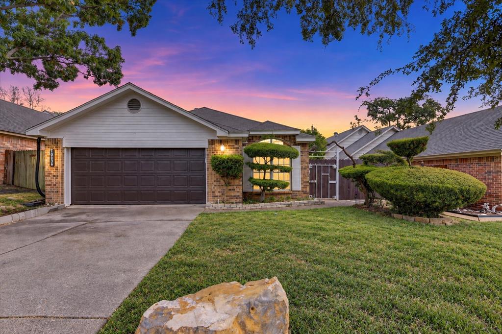 10634 Tall Oak Drive Property Photo 1
