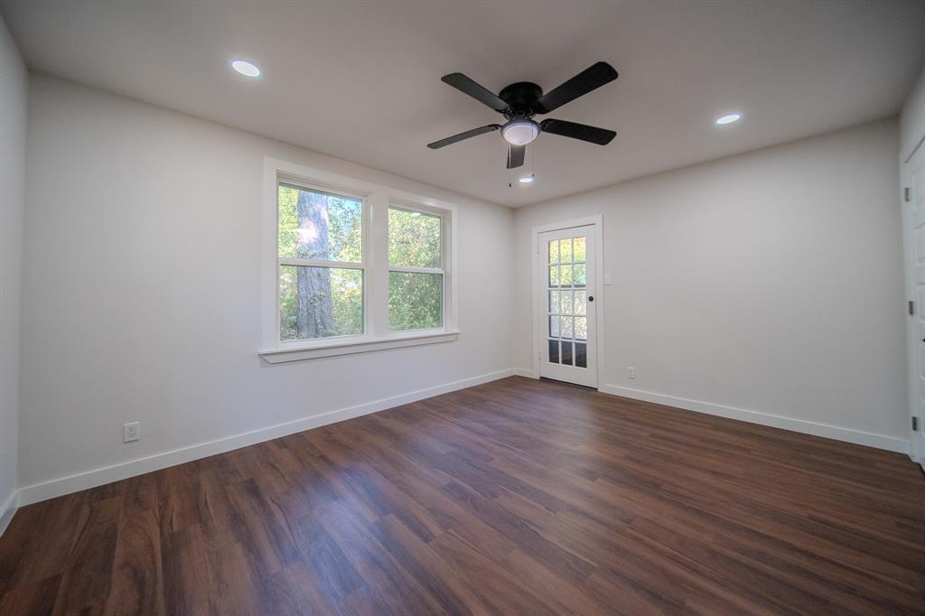 7054 Fairdale Avenue Property Photo 14