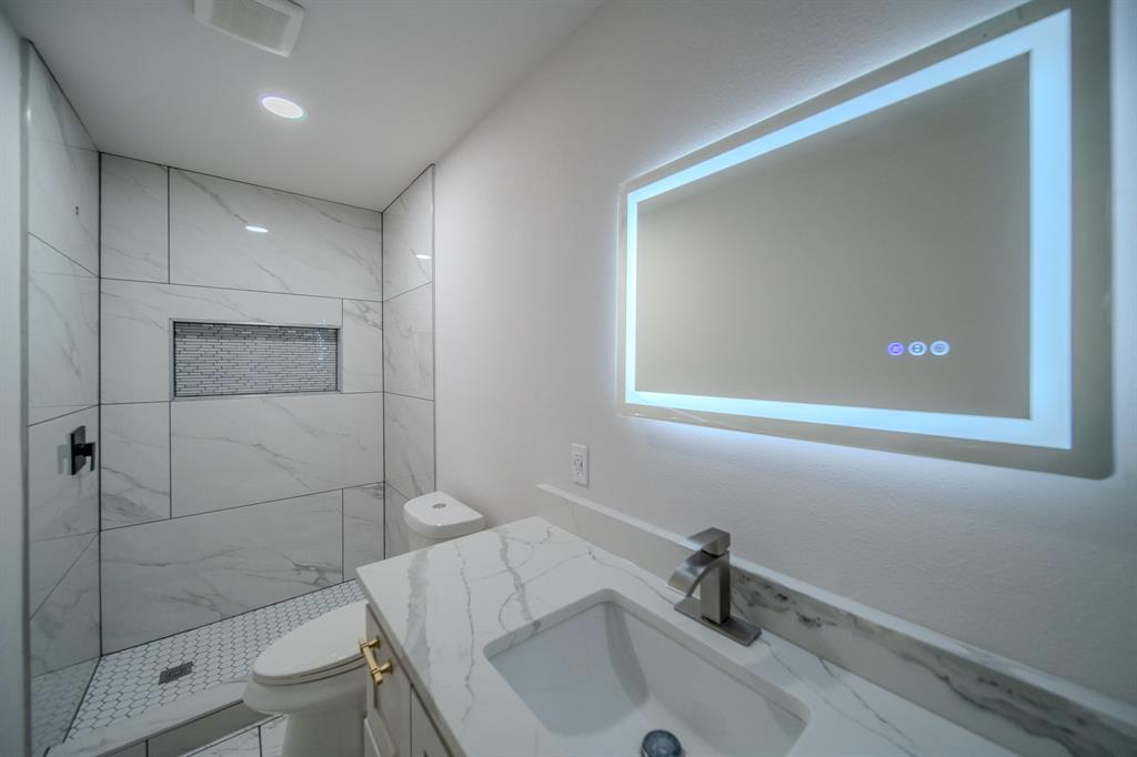 7054 Fairdale Avenue Property Photo 15
