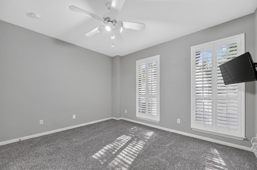 1425 Fairlakes Pointe Drive Property Photo 14